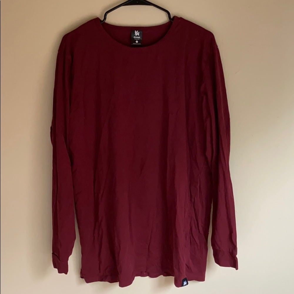 Form fitting long sleeve tee